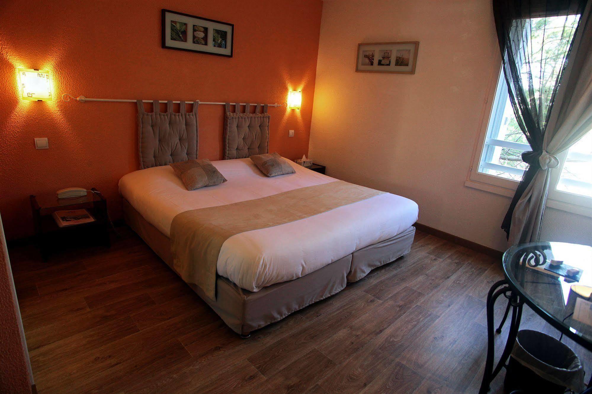 Hotel Les Grenadines Agde Ngoại thất bức ảnh